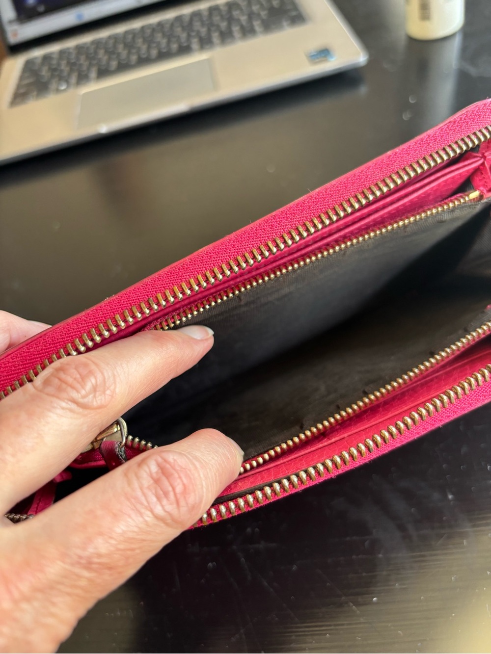 Gucci Pink Leather Zip-Around Wallet with Tassel - Picture 6 of 10
